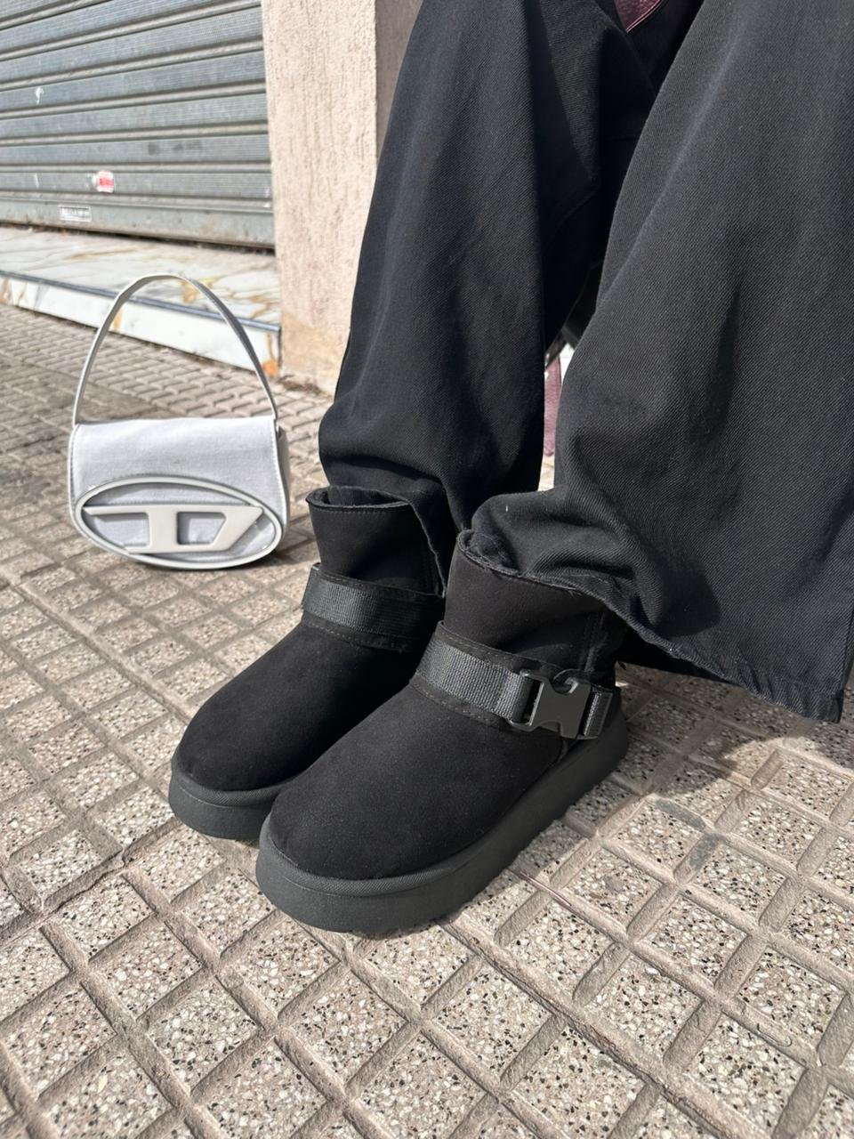 PANTU BOTAS-NEGRAS