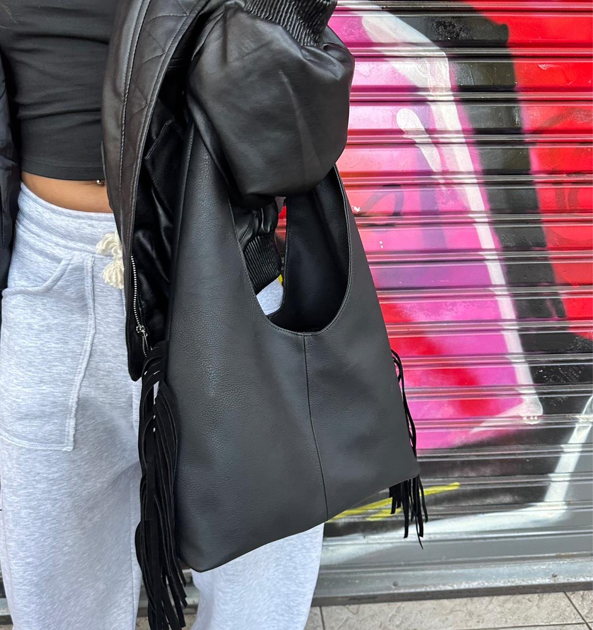 CARTERA BAG HOBO MINIMAL-NEGRA